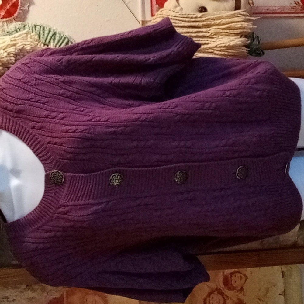 Vintage 80's,Plum-Purple, Cardigan with 5-Button Metal Vintage Floral Buttons